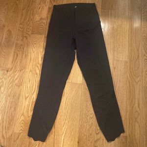 Black lululemon scalloped capris